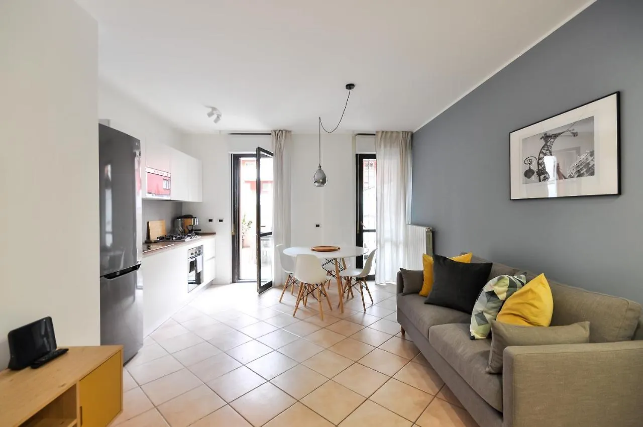 CaseOspitali - CASA CRI&ELISA moderno trilocale con terrazza vicino a Lambrate Ventura Milano 0*,